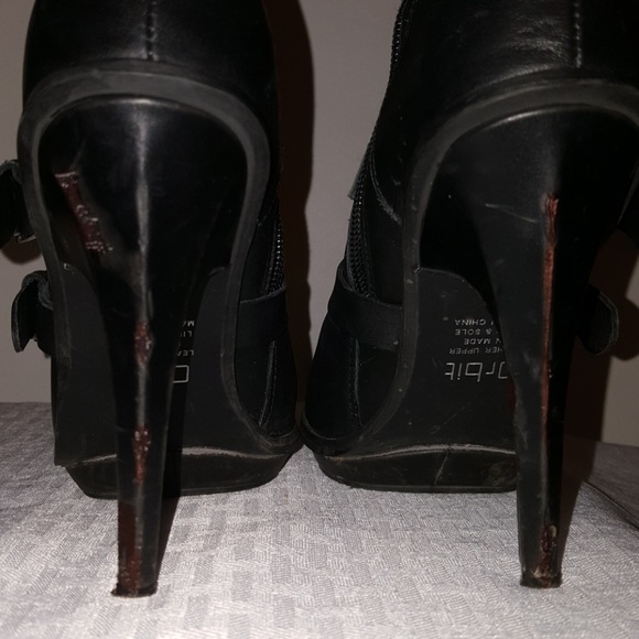 Black Genuine Leather high heel boots - Picture 4 of 4